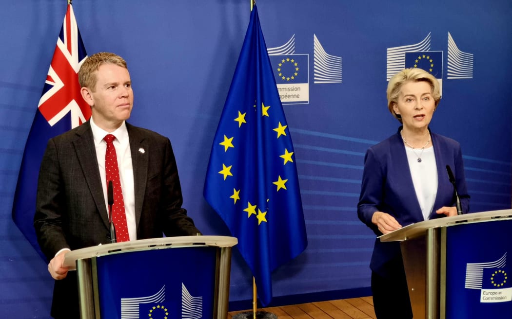 Prime Minister Chris Hipkins and European Commission President Ursula von der Leyen in Brussels, 10 July 2023. A NZ-EU Free Trade Agreement has been signed a year after being agreed.