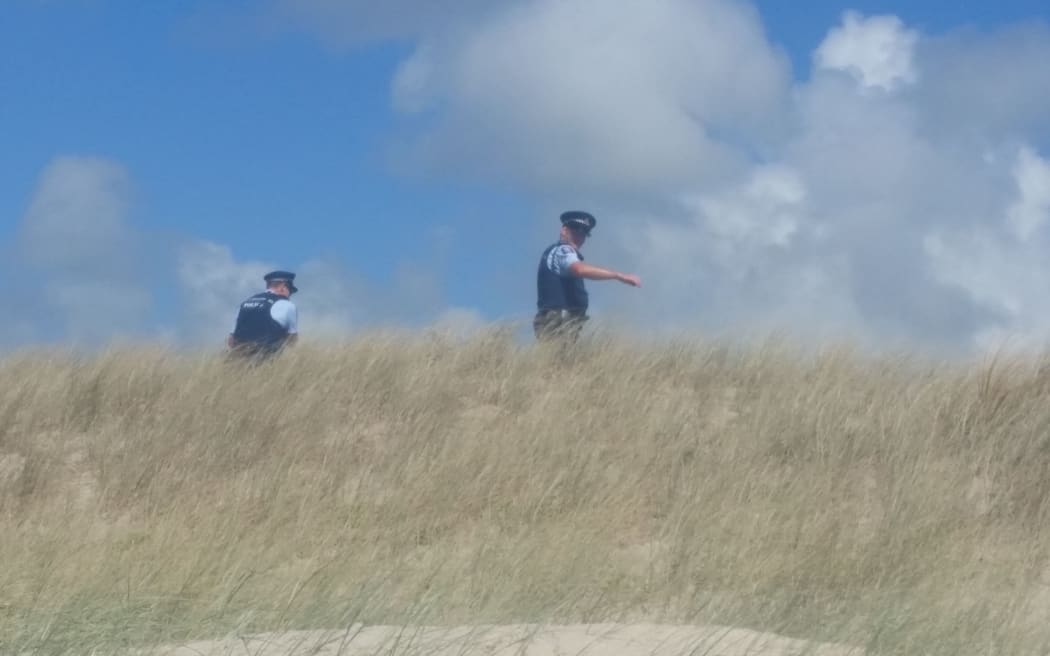 Security for Obama near Tara Iti golf course.