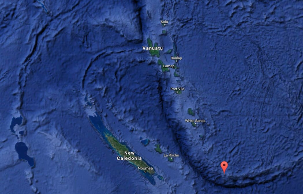 The red marker shows where Matthew and Hunter are in relation to Vanuatu and New Caledonia.