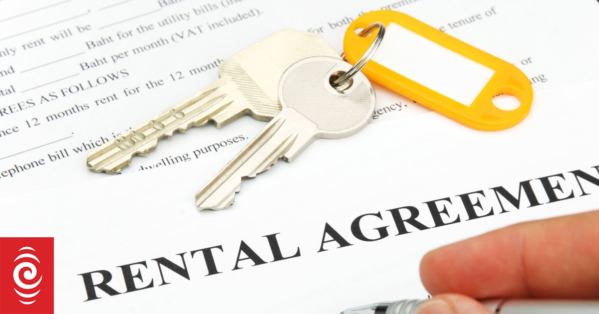 właściciel sklepu jubilerskiego i jego syn muszą zapłacić 27 000 dolarów za niezapłacony czynsz, naprawy i podnajem domu