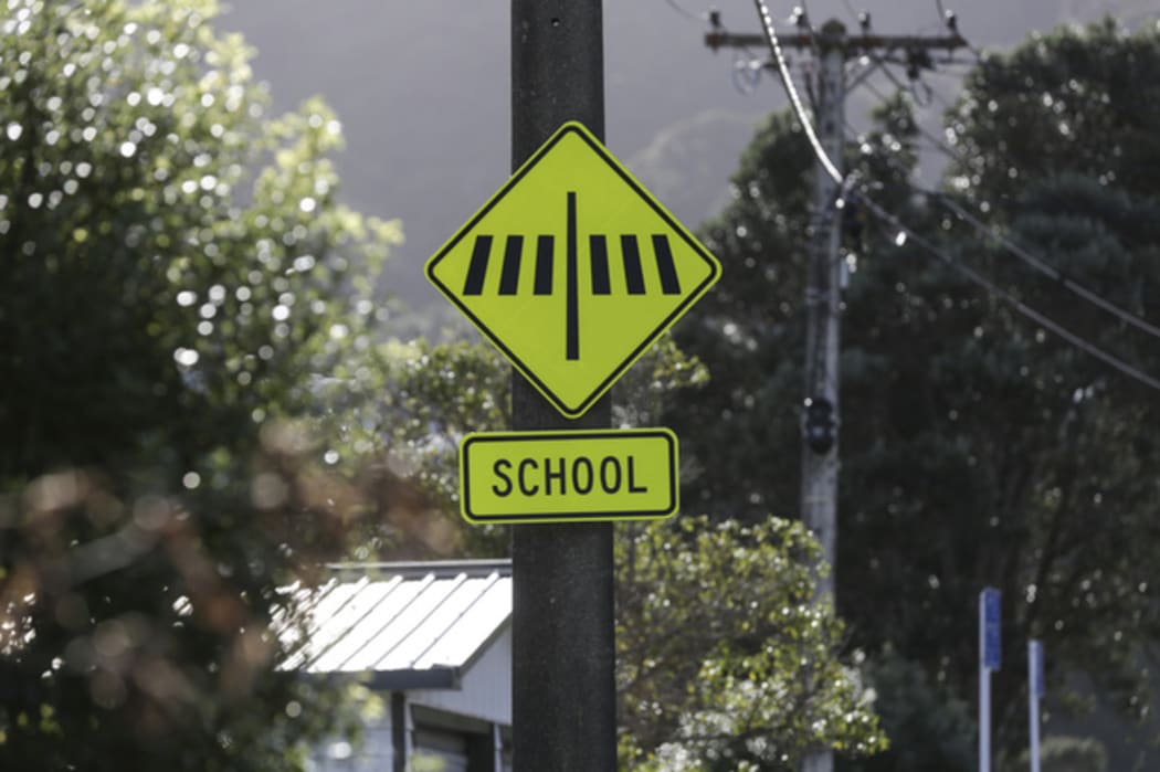 School sign near Ngaio School.