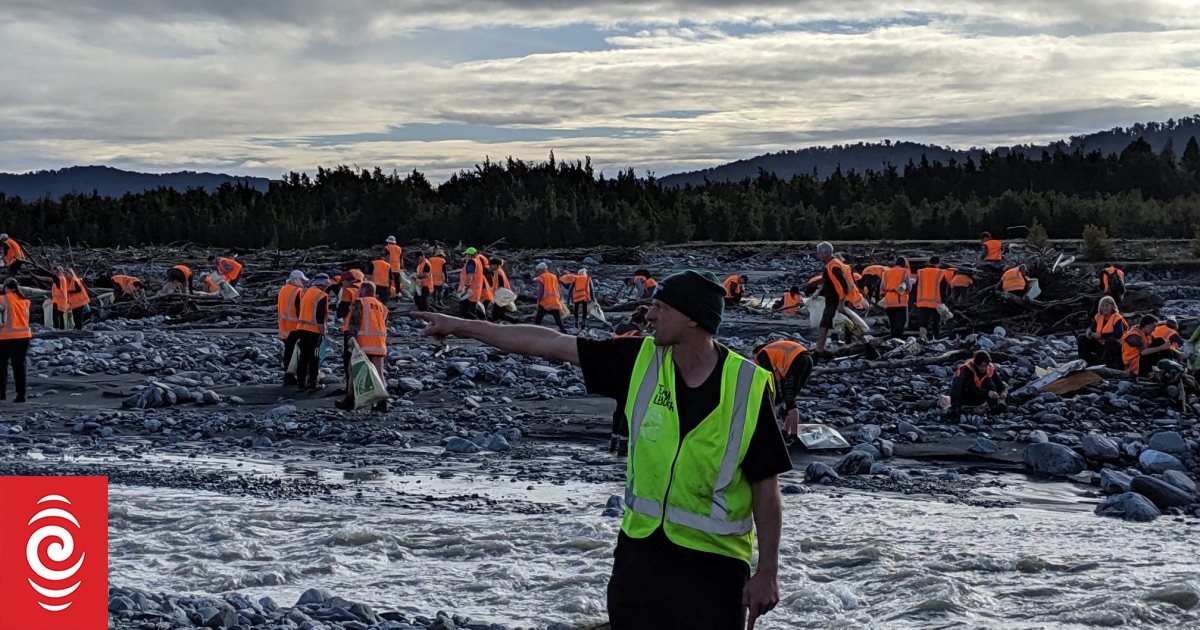 Fox rubbish spill how much closer to pristine? RNZ