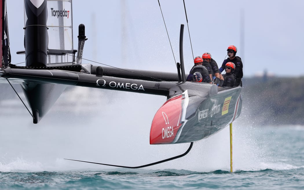 Stream episode 2000 Louis Vuitton Cup: Prada wins in Auckland by Sail-World  podcast