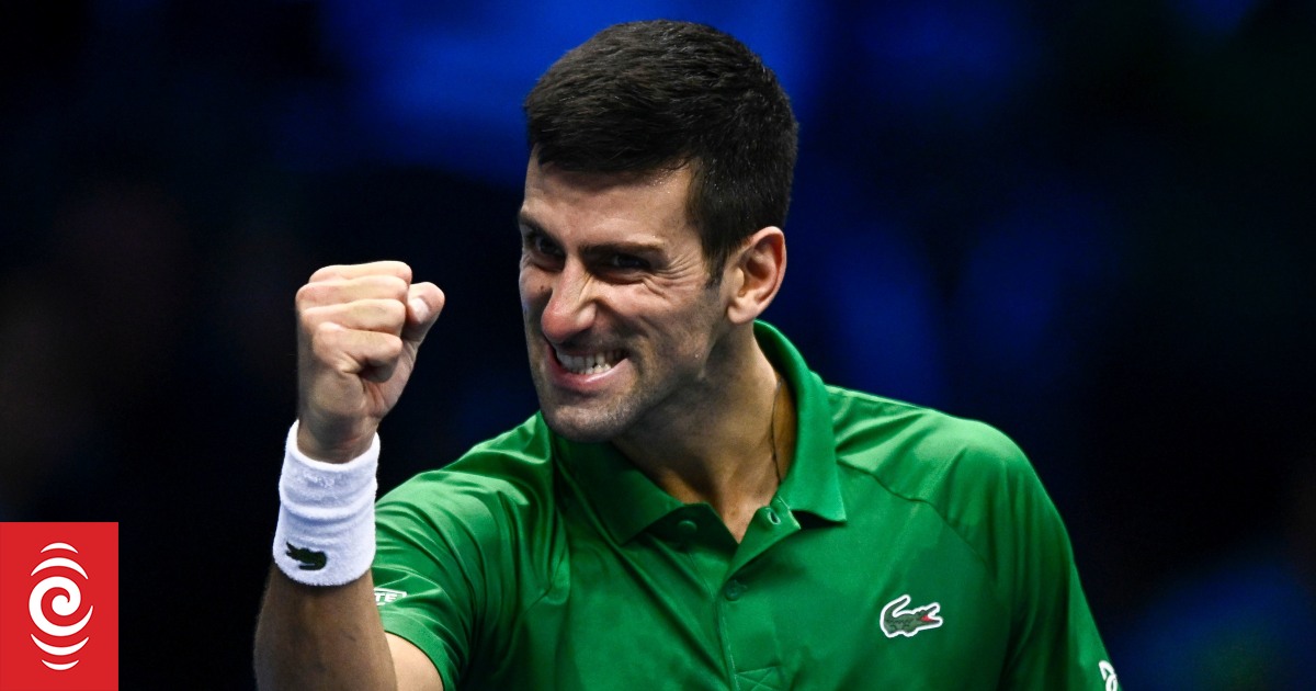 Djokovic makes early statement at Roland Garros