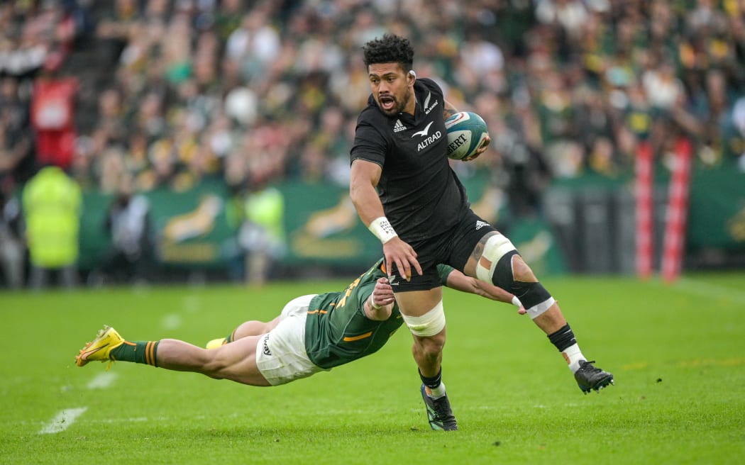 Jesse Kriel of South Africa and Ardie Savea of New Zealand during the South Africa Springboks v New Zealand All Blacks rugby union test match at Ellis Park, Johannesburg, South Africa on Saturday 13 August 2022. The Lipovitan-D Rugby Championship 2022.