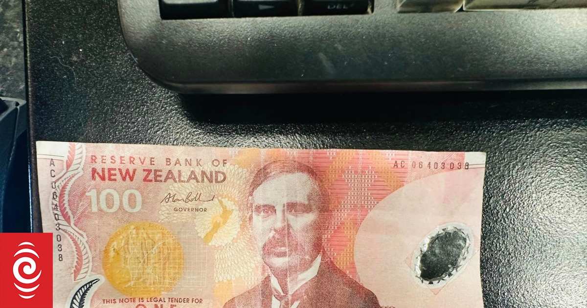 Waikato bakery falls victim to counterfeit money - Vimarsana News