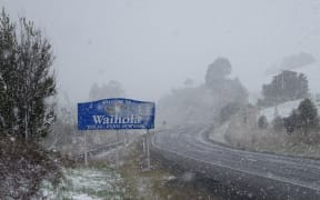 Snow showers at Waihola, Otago on 29 September, 2020.
