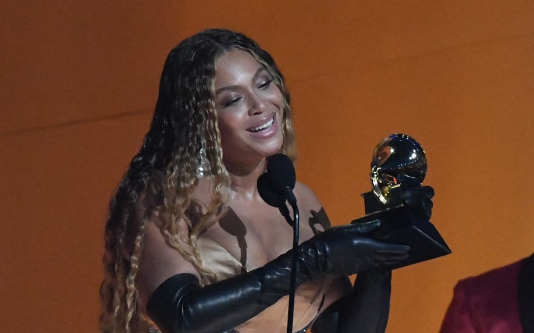 Beyoncé breaks Grammy award record | RNZ News