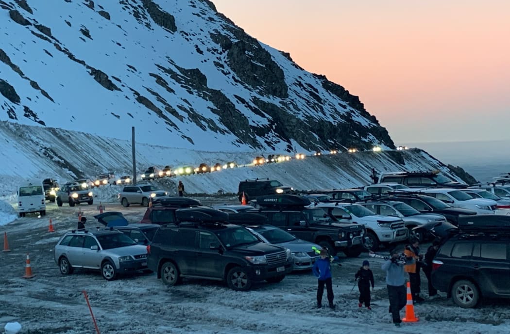 Mt Hutt skifield first in South Island to open RNZ News