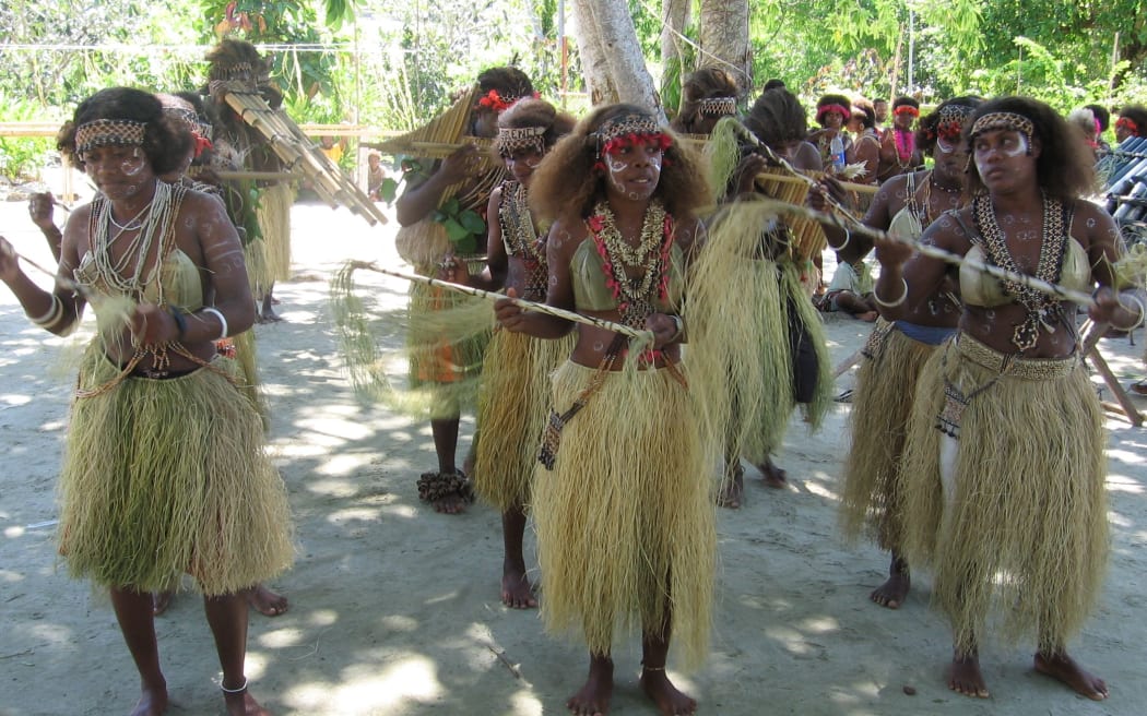 Solomons examine lack of women's representation in parliament | RNZ