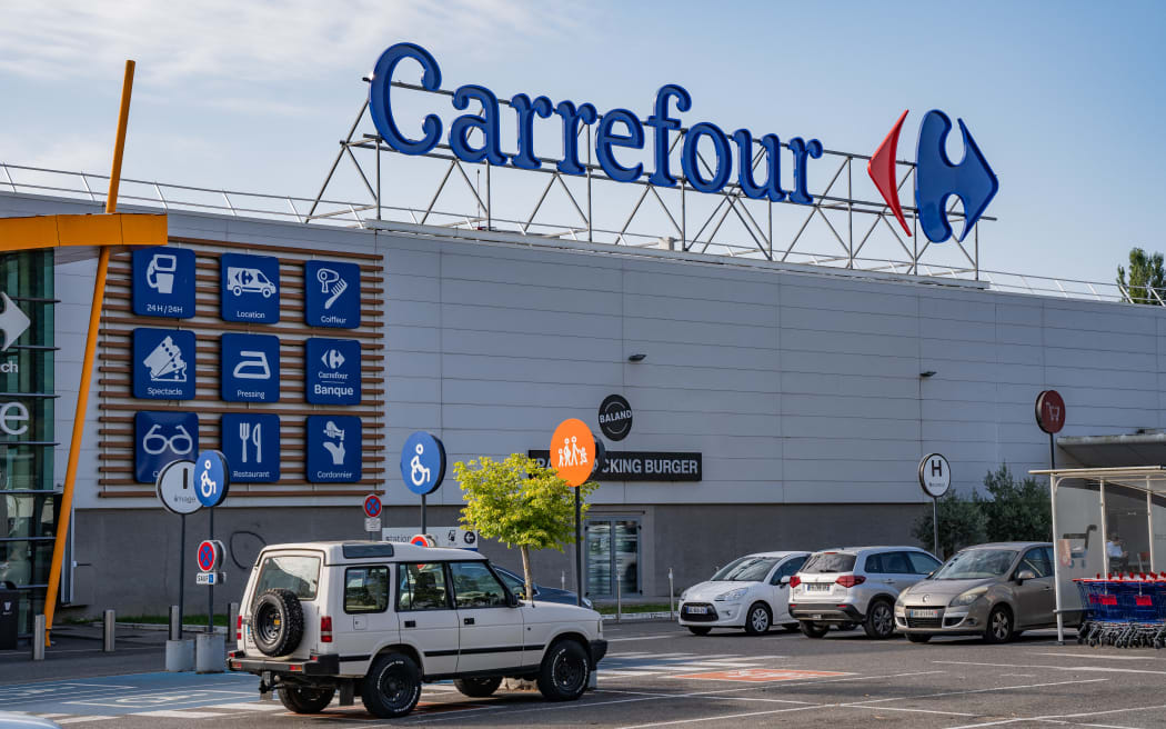 France, Osh, 20/07/2023.  Hypermarché, supermarché et centre commercial Carrefour.  Photographie de Jean-Marc Barrère / Hans Lukas.  France, Osh, 20/07/2023.