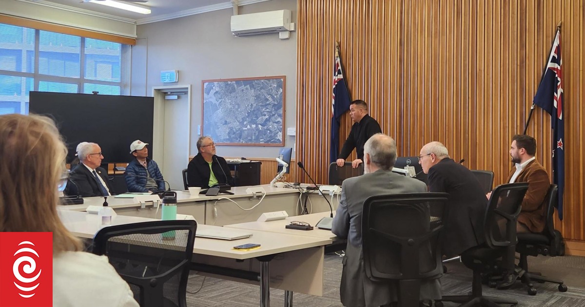 Rural residents south of Auckland angry at council's 'flip-flop' on development - Vimarsana News