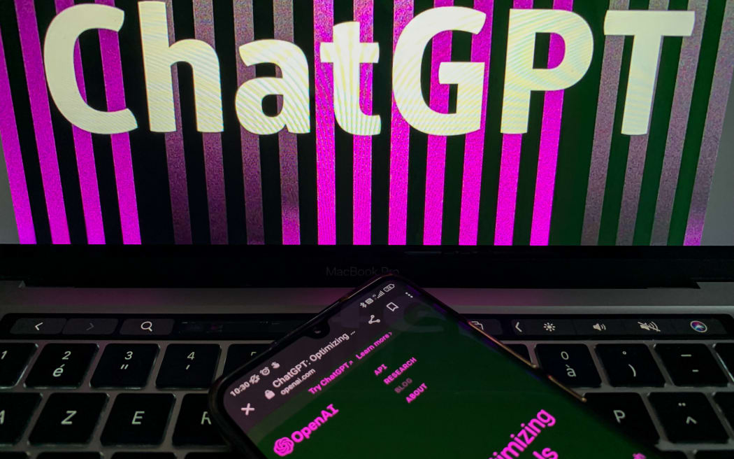 Terburu-buru untuk menggunakan ChatGPT – tetapi apa artinya bagi pekerjaan kita?