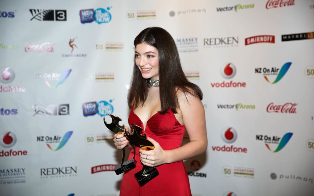 Lorde with her Tui awards for Single of the Year and the International Achievement Award at the 2015 Vodafone New Zealand Music Awards.