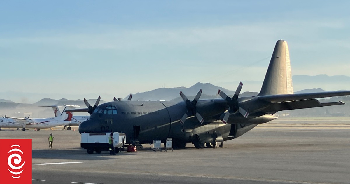 NZDF entrega suministros a las comunidades de Bougainville afectadas por el volcán