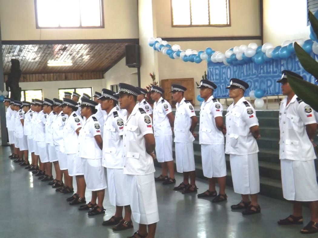 Samoa police graduates