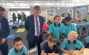 Chris Hipkins joins students for lunch as more lunches in schools are rolled out across Aotearoa.