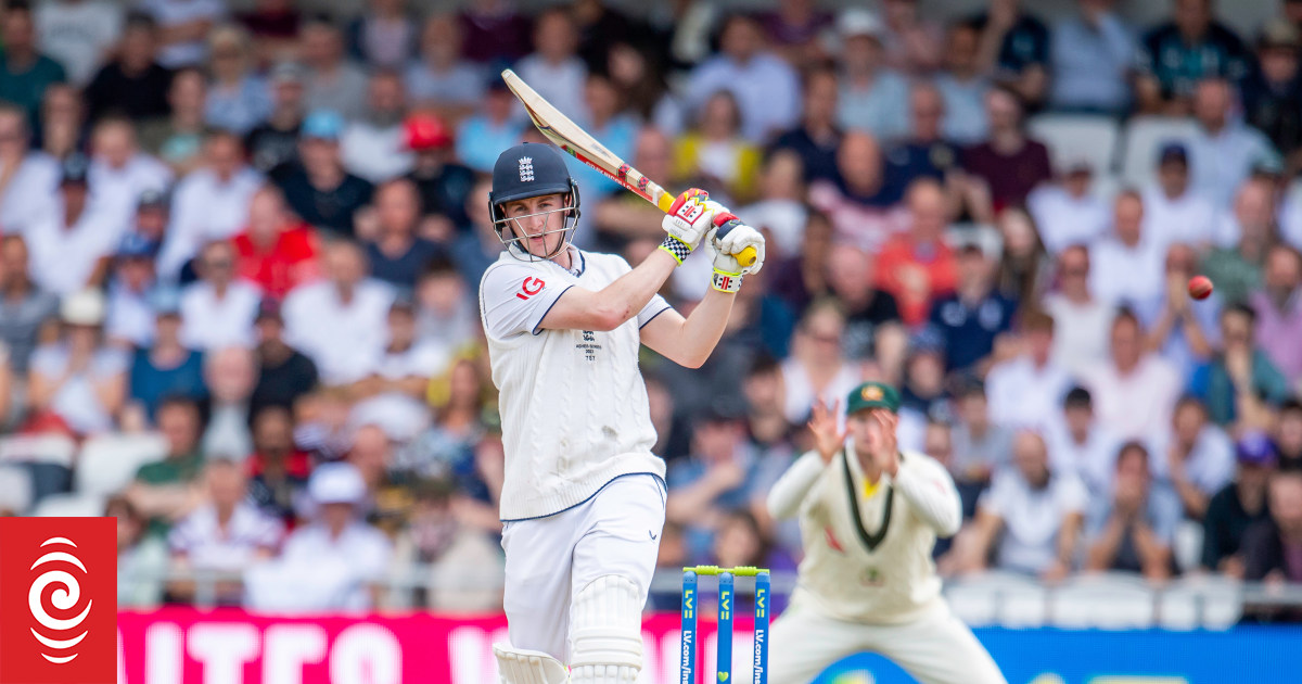 Australia take first-day honours in final Ashes test - Vimarsana News