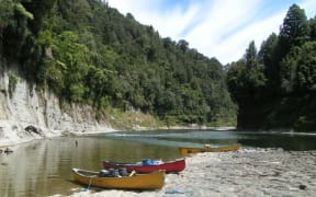 Canoe landing site at Mangapāpapa on the Whanganui River.