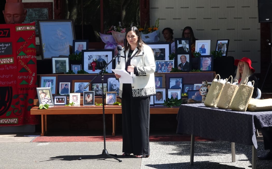 Waitangi Tribunal deputy director Sandra Edmonds reads a summary of the report.