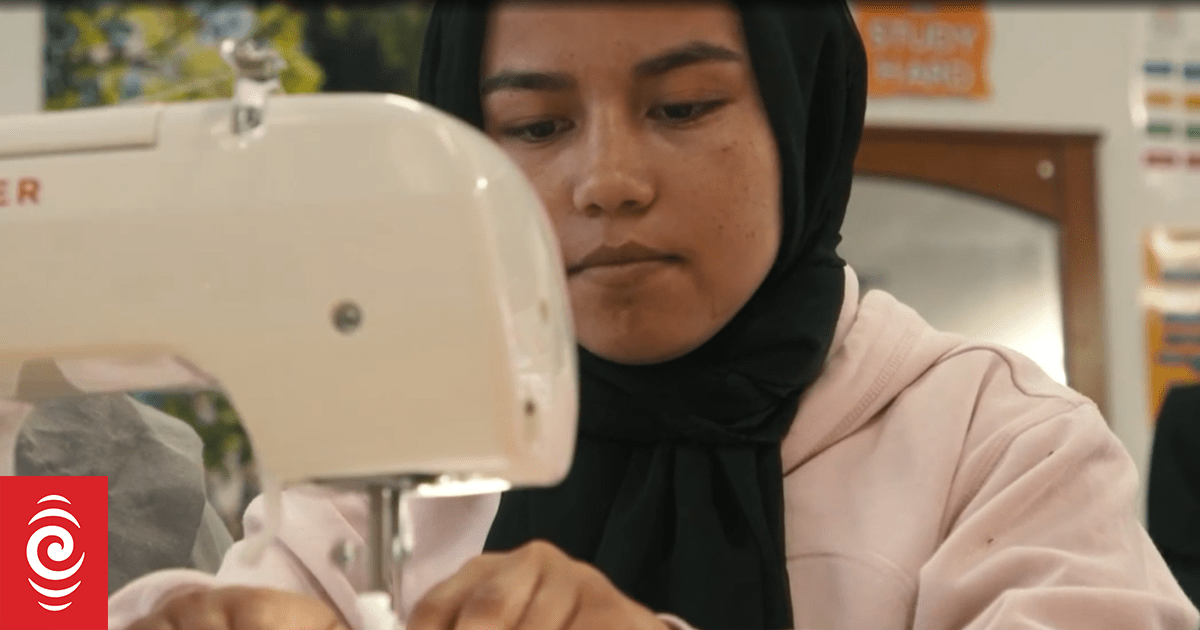 Spinning a yarn Refugees meet to learn English and sewing RNZ