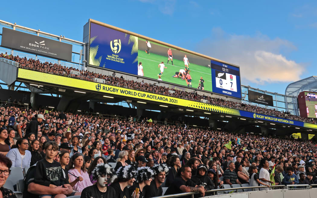 Vue générale montrant les fans et les supporters.  New Zealand Black Fires vs England, Women's Rugby World Cup New Zealand 2021 (joué en 2022) Match de la grande finale à Eden Park, Auckland, Nouvelle-Zélande, le samedi 12 novembre 2022. (Photo : Photosport)