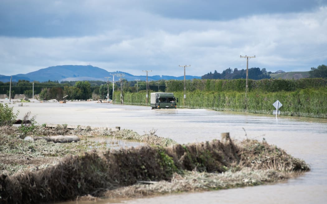 Soldiers from 2CSSB and 5/7 take the MHOV to Moteo Marae, which is located near Puketapu to the west of Napier