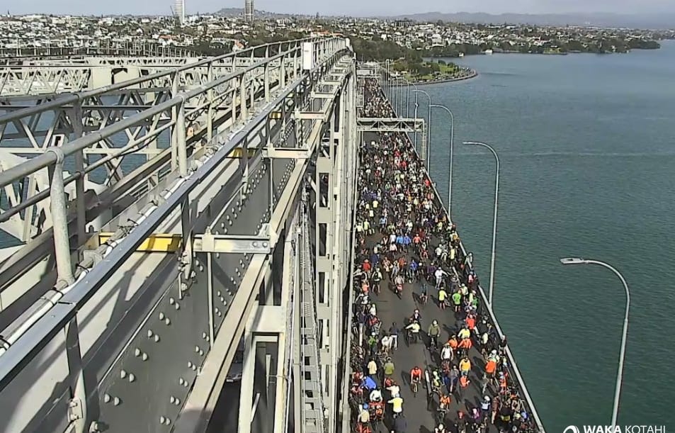 Transport Minister confirms govt wants to build new bridge in Auckland