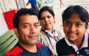 Sudesh Kolonne with his wife Manik Suriaaratchi and his daughter Alexendria.