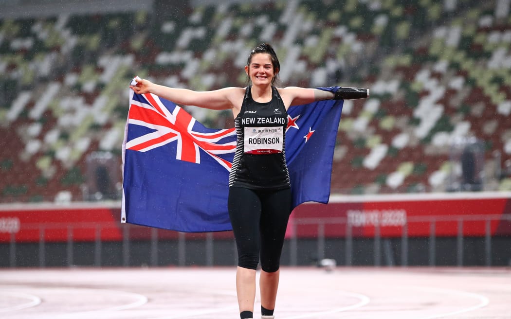Holly Robinson wins a gold medal in the Javelin F46 at the Tokyo 2020 Paralympics.