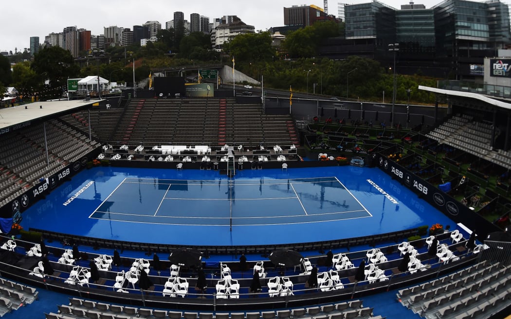 The wet weather has caused logistical nightmares for oganisers of the ASB Classic in Auckland.