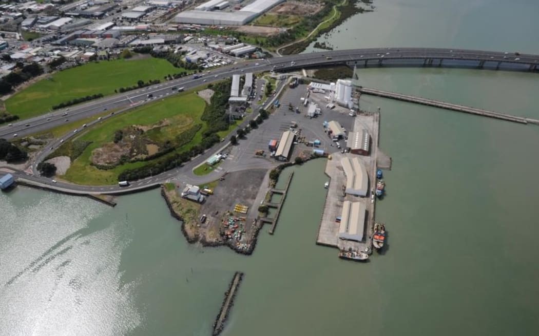 Health warning to Aucklanders after chemical spill in Penrose RNZ News