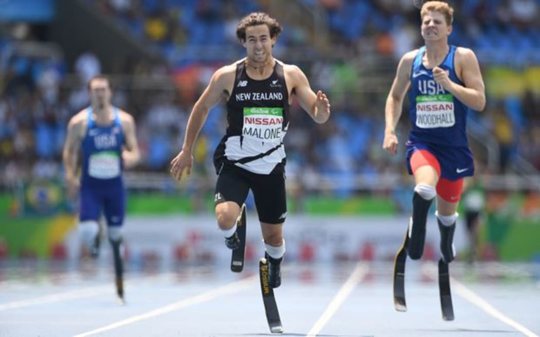Liam Malone winning gold at the 2016 Paralympics
