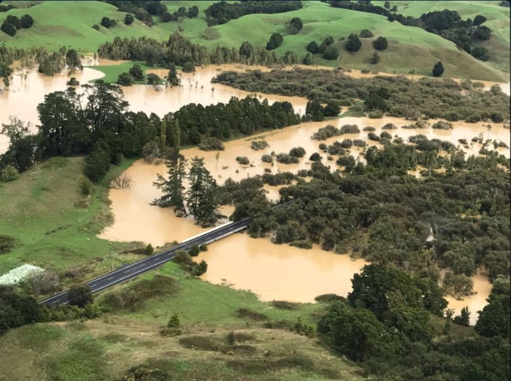 Waikato slips State Highway 22. Photo taken on 5 April 2017.