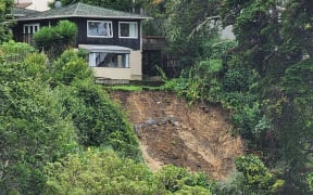 Auckland floods: Houses on the edge as 141 yellow-stickered, 30 red-stickered