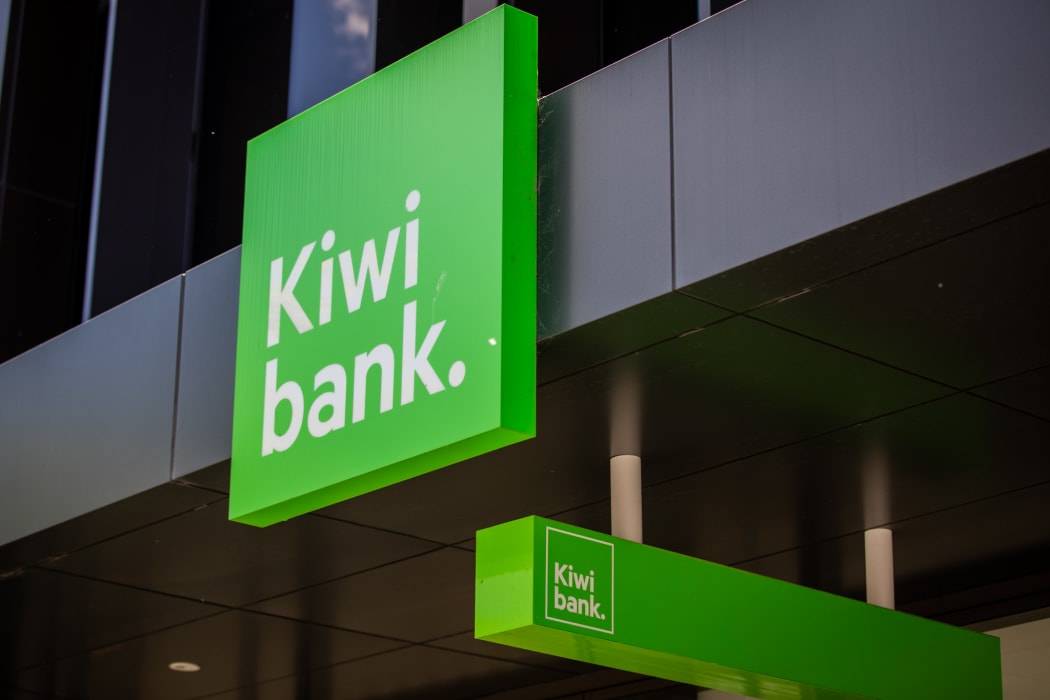 The government taking full ownership of Kiwibank is a bailout in all but  name – what are the risks now? | RNZ News