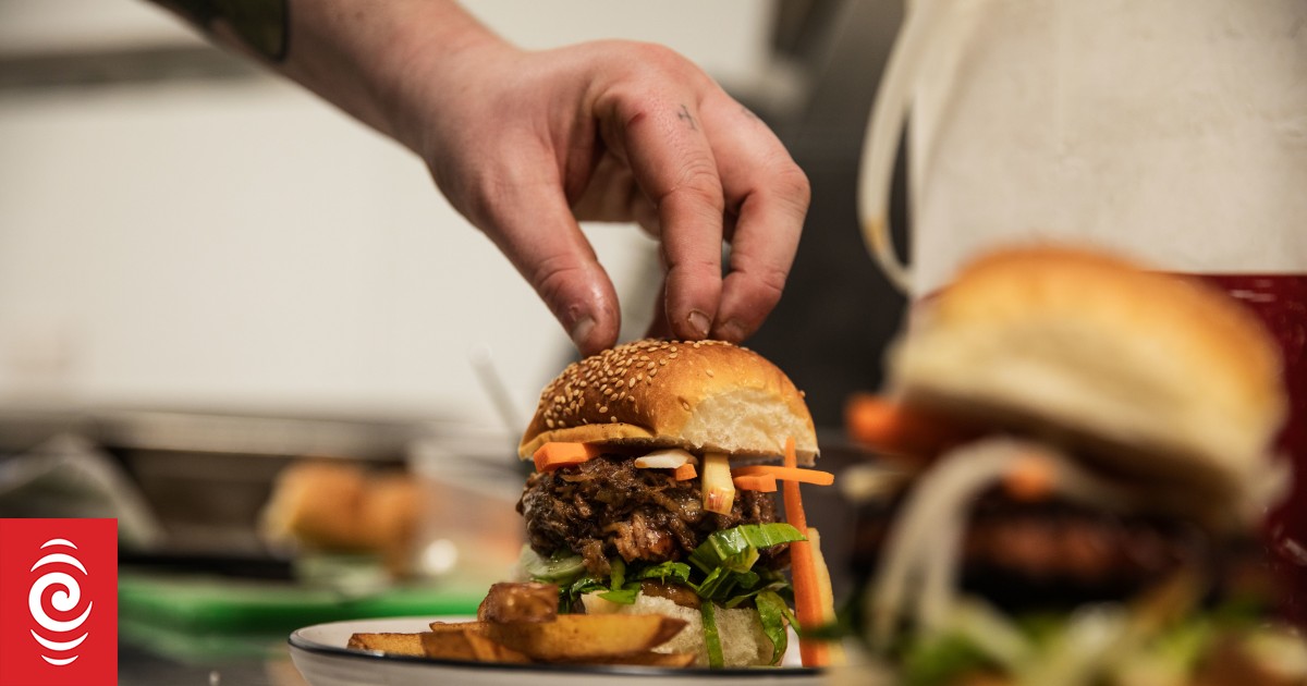 Restauracja Wellington zamienia odpady żywnościowe w pyszne burgery, za które możesz zapłacić ile chcesz