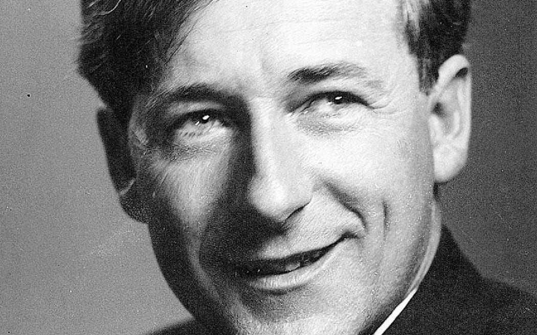Sir Michael Fowler dies aged 92 Canada Express News