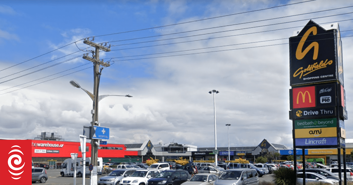 Five vehicles ram raid Goldfields Shopping Centre in Thames - Vimarsana News
