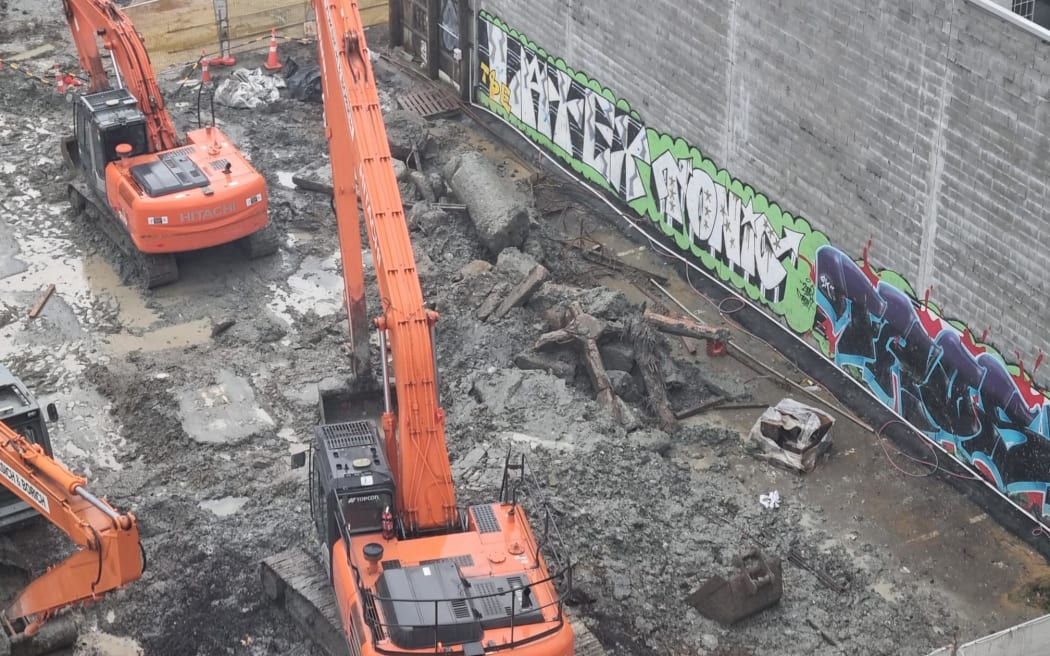 2022年8月26日,奥克兰中央商务区哈尔西街一处建筑工地的爆炸现场。