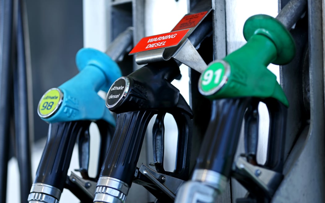Petrol price: Gull says NZ rise 'over the top' | RNZ News