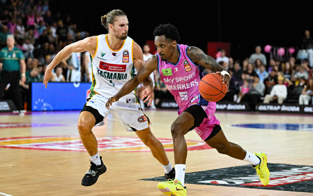 Breakers semifinal series goes to decider RNZ News