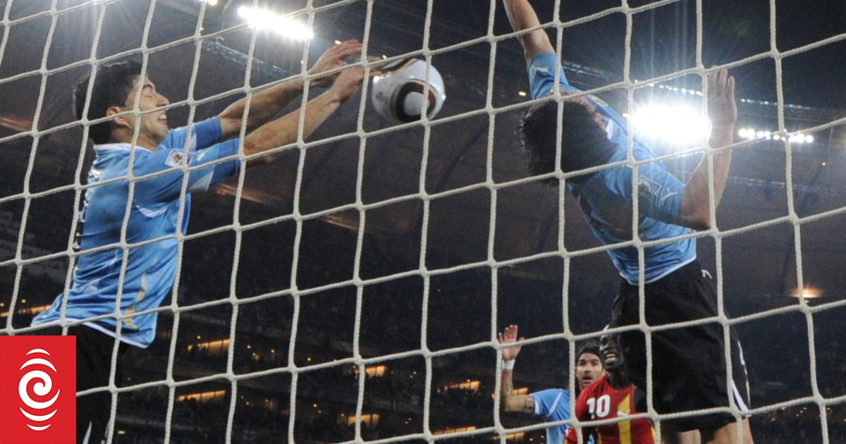 Suarez refuses to apologise for 2010 handball ahead of Ghana grudge match