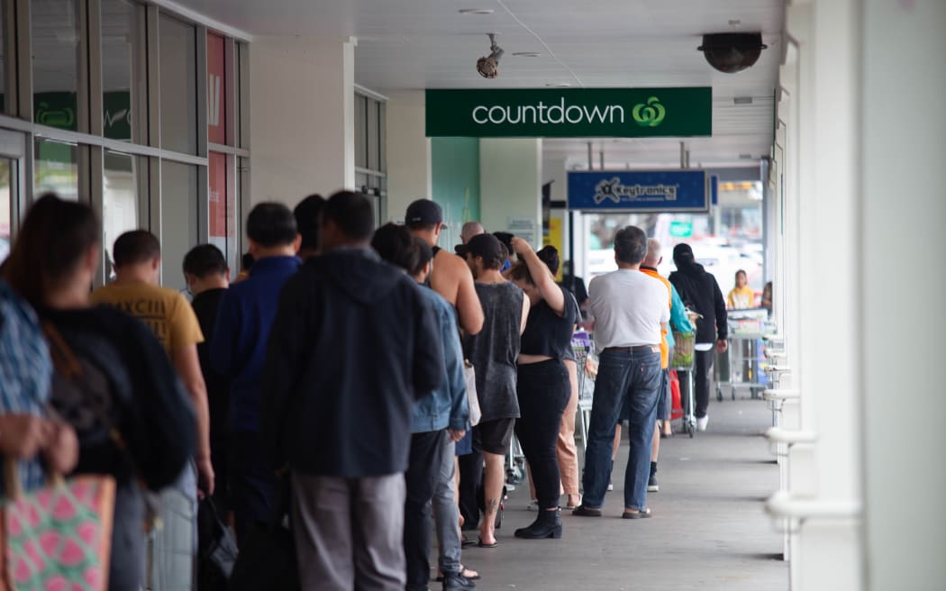 Queues at Mt Wellington supermarkets after it was announced the country is moving into alert level 3 and then 4 in the next few days.