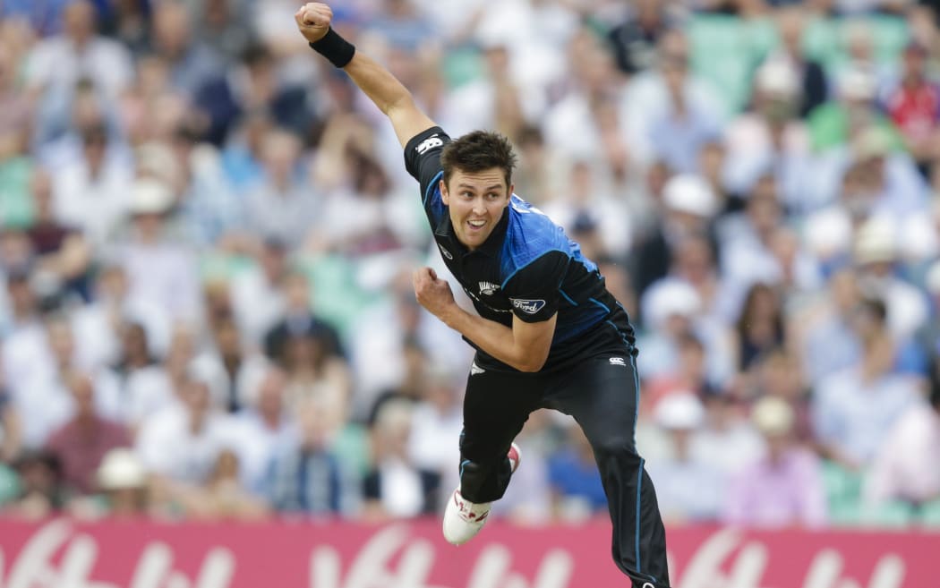 Trent Boult in action at the Oval, 2015.