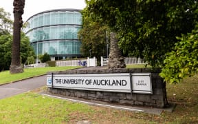 University staff to keep refusing to enter student grades