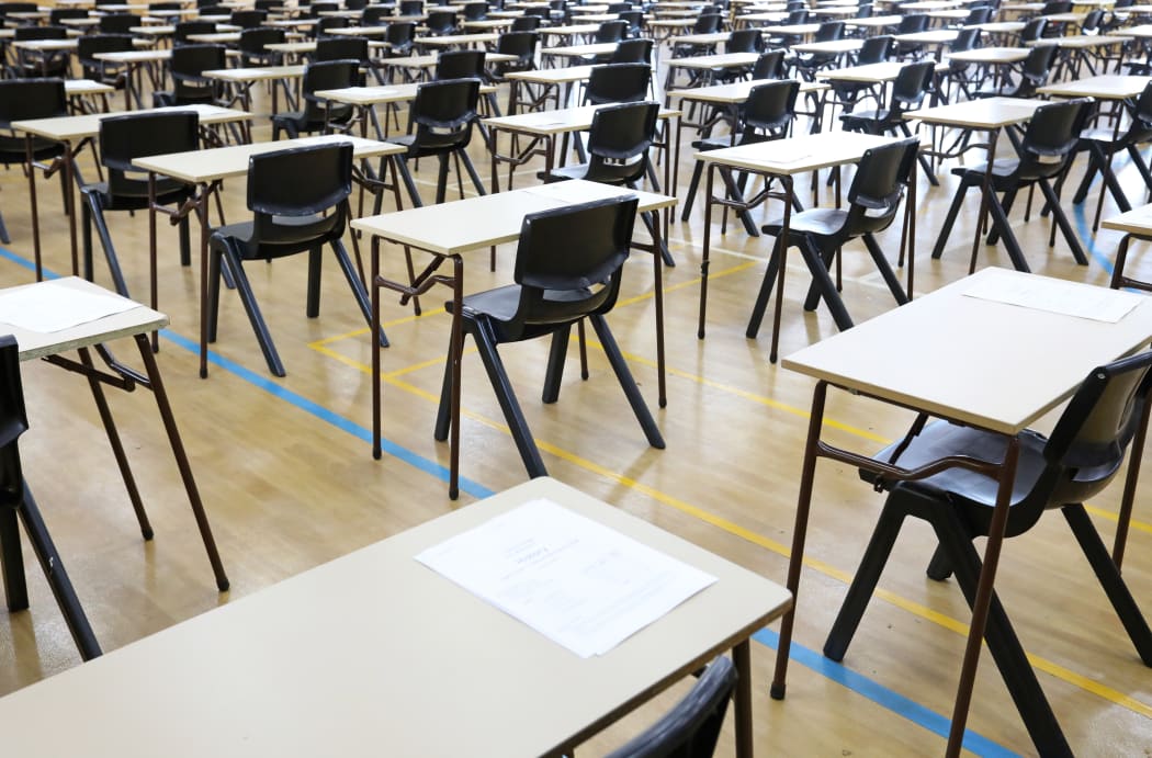 Student loan company seeks 42,000 overseas graduates owing £893 million