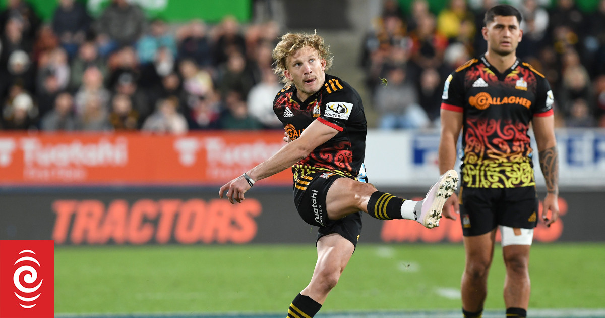 Chiefs overcome Crusaders in a thriller in Hamilton