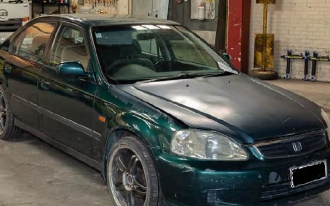 Police want to hear from anyone who saw an early model green Honda in the Ōtaki and Te Horo areas from the early hours of Monday 29 August 2022.