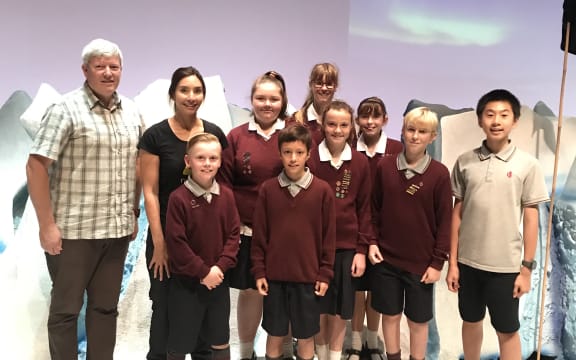 Nanogirl and Dr Gary Wilson with students from Casebrook Intermediate School including; Annaliese McEwan, Briana Banks, Isaac Yao, Braeden Yu, Aaliyah Morrison, Nicole Walters, Jonty Somerville and Ashton Fairley